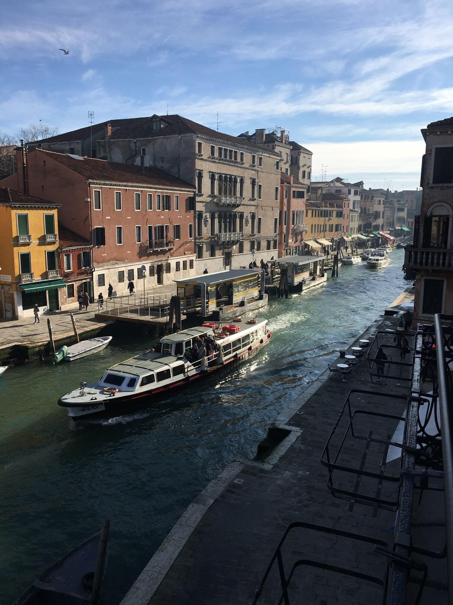 Ca' Bonfadini Historic Experience 5* Venedig